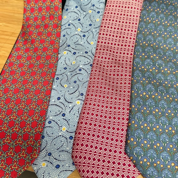 Eight gorgeous Hermes ties for sale. - Picture 5 of 5